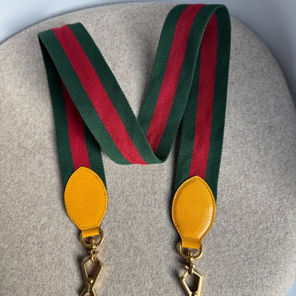 Gucci Neo Vintage GG Supreme Messenger Bag - Picture 8 of 16